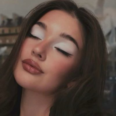 seemslikeyougal's profile picture.