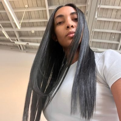 ONLY1_Khin's profile picture. your favorite city girl’s favorite city girl. https://t.co/P1y1vJLT4g