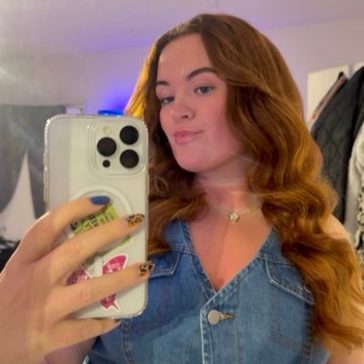 ashasmushtuk's profile picture. ‘team. dream team’ 🖤 you are loveable even when you lose ✨