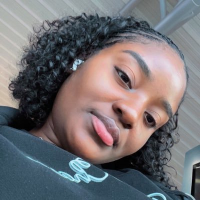 _toni_macaroni's profile picture. Asshole magnet.