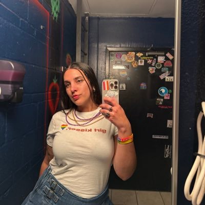 delfihtl's profile picture. To live for the hope of it all . Harry Styles & Sabrina Carpenter enthusiast. 25🏳️‍🌈🇦🇷