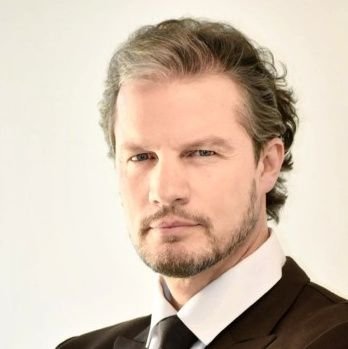 CCRadovic2012's profile picture. 🇨🇱 Candidato a diputado por el Distrito 8. Filósofo, Periodista, Escritor. Doctor File.  Doc Files. Fundador de La Akademia para el cultivo de la Sabiduría.
