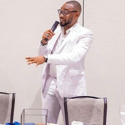 kennagq's profile picture. Dad . Husband. Engineer. United fan