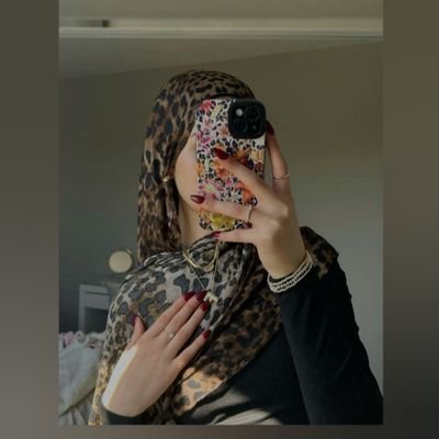 mimiselenophile's profile picture. Life happens, coffee helps.☕🌚|
Insafian 🇵🇰 🇵🇸
| Imran khan - my leader 😌❤️| Selenophile 🌙
Sabar ❤️