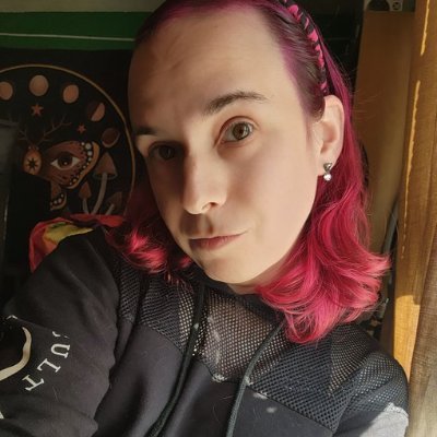 yourgirlmoth's profile picture. tiny gurl with the giant CD collection. 2010s YouTube survivor /

mono and partnered @Lil_Ghost_Neb /  MDNI
