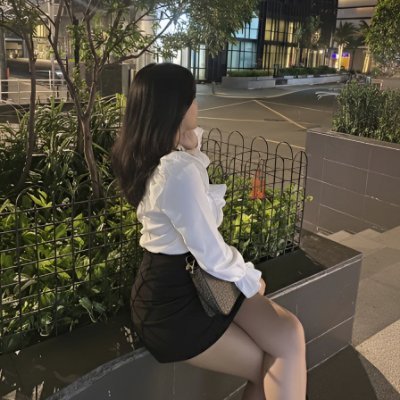 GracefulSoul12's profile picture. Elegance in design👗
Sharpness in finance💼
Speed on the road🏎
Calm in the mind🧘‍♀️ 
— Living high quality🇻🇳🇺🇸