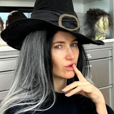 charmingdallas's profile picture. if you read my username no you didn’t