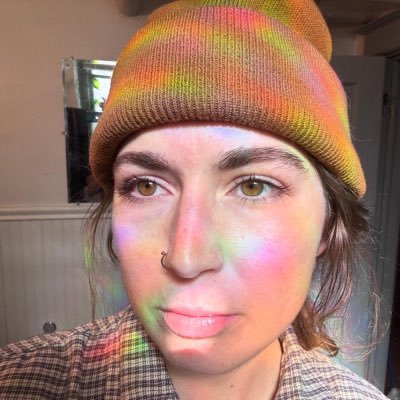 tay_samps's profile picture. the dust ruffle is blowing as if in the wind but the windows are shut
