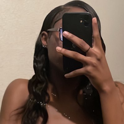 toptierbabyyy's profile picture. @demoniccasff 💋 on here for the porn wtf 😣