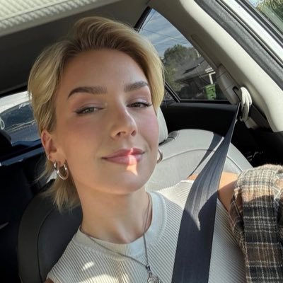 ashotfromconnie's profile picture. tip your bartender, dorks.