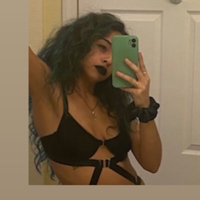 moons_womb's profile picture. Full Spectrum Doula🪷Repro-Justice + Holistic Health Advocate.🕊Intuitive 🇨🇻🇵🇷