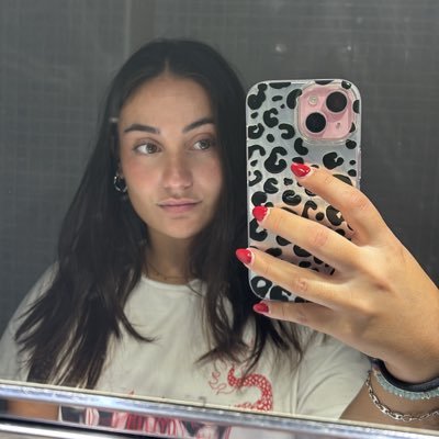 andreaa_bf's profile picture. https://t.co/QDMlgOQP44