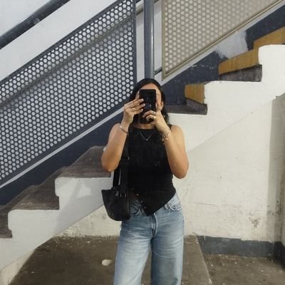 alestamensa's profile picture. welcome to the golden age, everything is peachy now