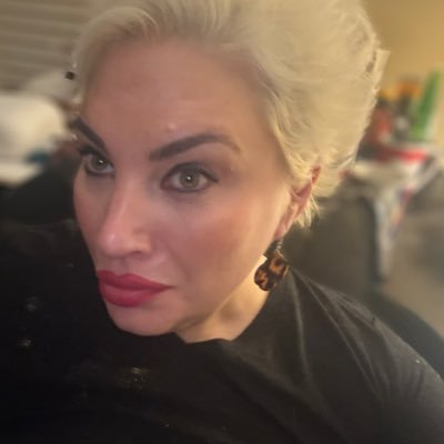 TheSocDr's profile picture. Goddess. Wellness-seeker & animal ❤️er. Proud card-carrying member of the #BillsMafia. Love the journey. Go Bills!