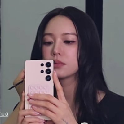 carolairdx's profile picture. i spent half of my time loving her and the other half hiding how much i loved her