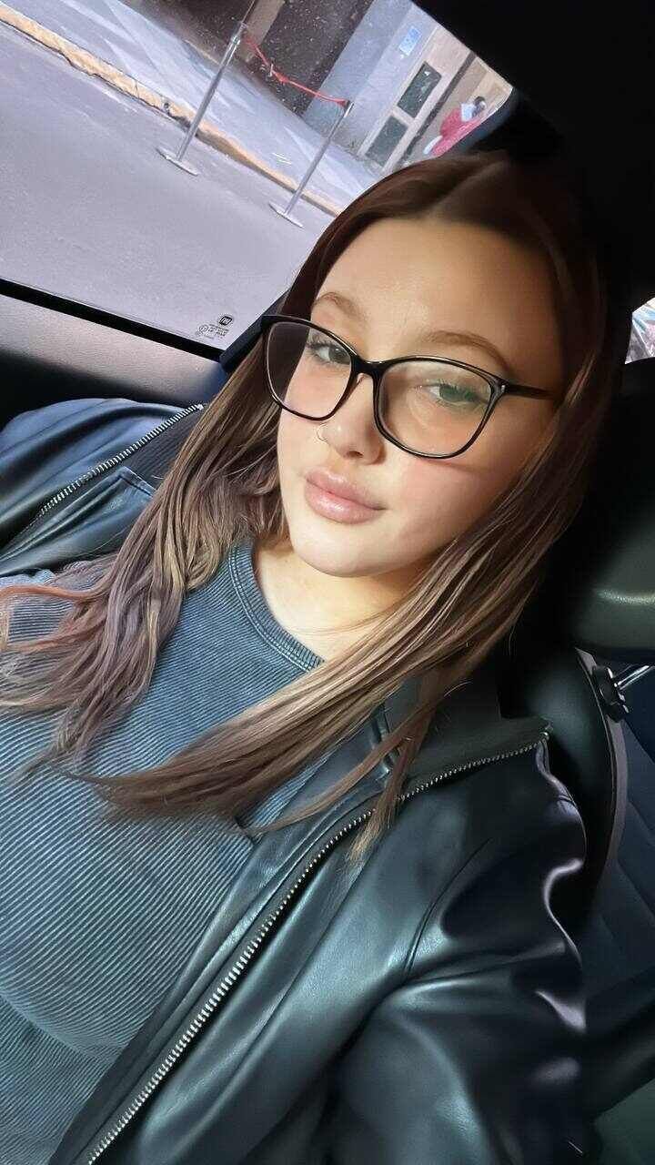 AlanaBelo1's profile picture. hi hi female 21 ▫ second accountopen to meetingfun moots/mootsto chill with