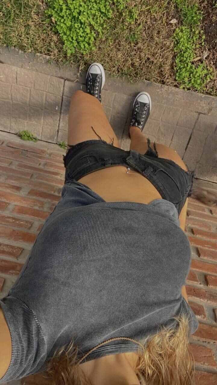 LeonardoCantaz1's profile picture. hiiii 21 year old f ◦ backup herehoping fornew friends/anyonefor good talks