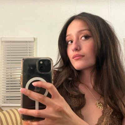 casseynovaa's profile picture. i switched the time zone ‧₊˚❀༉‧₊˚.