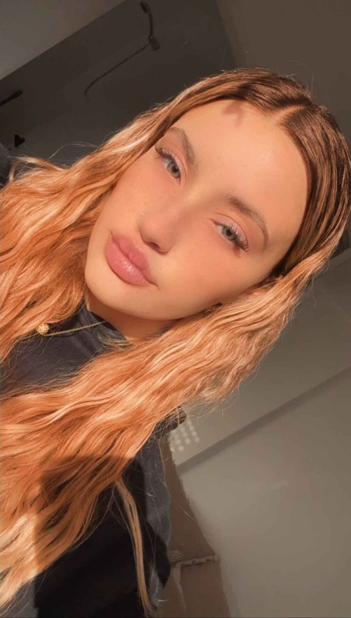 Desioly1's profile picture. helloooo 21 f : diff accountlooking fornice people/peepsto connect with