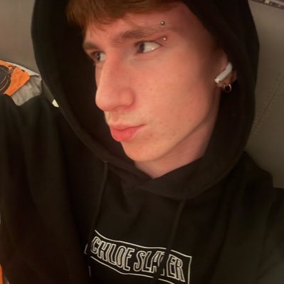 alessivinyl's profile picture. https://t.co/mMquG4SZtB .☘︎ ݁˖