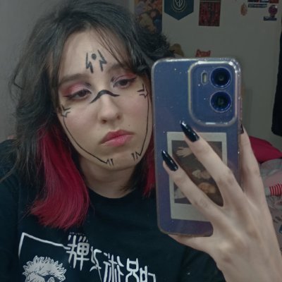 draculailaa's profile picture. 𝟮𝟬𝟬𝟭 | só  as  almas  mais  devotas  matariam  Deus  por  amor | @Chiefs  🏈❤️ | ela - dela | bestie  da  @scuderiaswift13 | bissexual  🏳️‍🌈