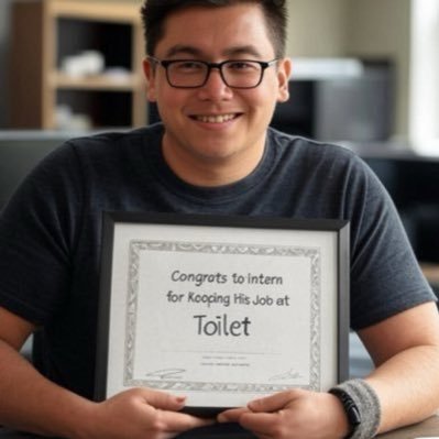 toiletintern's profile picture. 