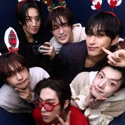 arzelownis's profile picture. #JUSTB #ForeverWithBAP #TRIBE 
Forever 6. 🖤