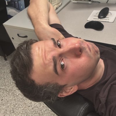 ArQuQu's profile picture. 🏳️‍🌈 L(G)BTQi+ 🏗 Arquitectura 💥 La vida se me hace bola 🍀 88% 💅🏻 🔑 @qandado