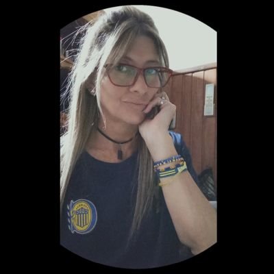 Ana_7Rc's profile picture. Canceriana ♋ Rosarina ❤️ y enamorada de estos colores 💙💛 Club Atlético Rosario Central 
🧉🎶✌️