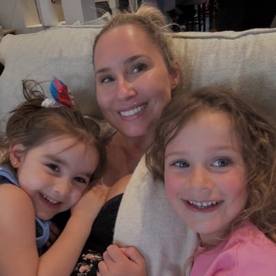 henriettel1212's profile picture. 