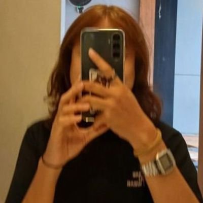 sintia_put10334's profile picture. 