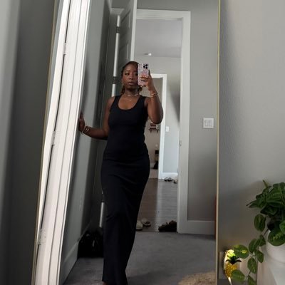 temithequeen's profile picture. 