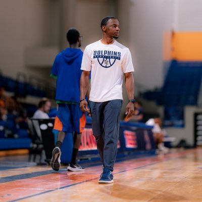1CoachBrown_'s profile picture. Christian Coach• Husband/Father •@BatteryCreekMBB Varsity Head Coach•NASM CPT/PES• BA Sports Management VU•MS kinesiology/Coaching Georgia Southern University