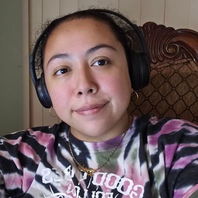 lindaaa98's profile picture. 📚 / 🇸🇻 / 🏳️‍🌈