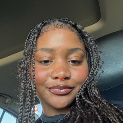 leuhh_'s profile picture. 