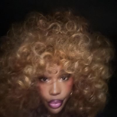 lomaonika's profile picture. vozes na minha mente