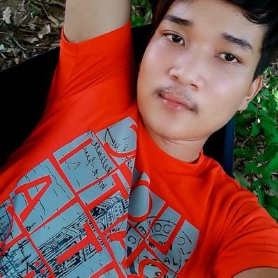 VotthyB's profile picture. 