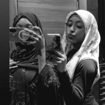 deluluamna's profile picture. might be a catfish or somn 😝