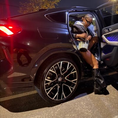 _vitaminvee's profile picture. -In my own lane...find yours