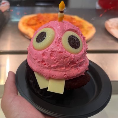 Mattblasquez's profile picture. me like fnaf birthday Oct 31 and me like fnaf