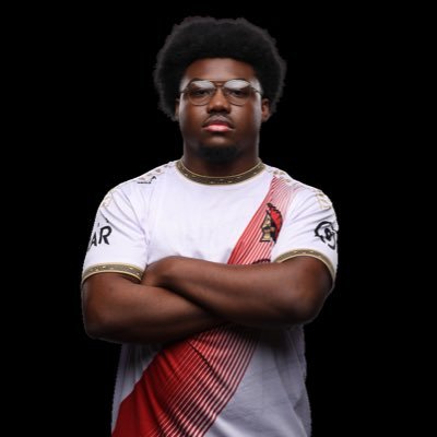 NiumFPS's profile picture. Isaiah 41:10 |  𝓝 ♡
