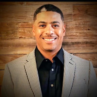 DA_Real_Aross33's profile picture. Christian, Husband, Dad,Coach
Former Head Football Coach Professional American Football 
Former DB @UTEPFB D1 
Former DB/WR @AFLZone @IndoorFl