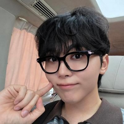 whatabooty's profile picture. @pledis_17 , my headliner