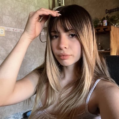 Alinassxk's profile picture. Yours for the taking...just slide into my DMS