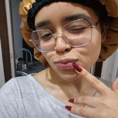 beatrizbia__'s profile picture. 𝘦𝘳𝘢𝘴𝘦 𝘮𝘦 𝘧𝘳𝘰𝘮 𝘩𝘦𝘳𝘦 𝘢𝘯𝘥 𝘴𝘦𝘵 𝘮𝘦 𝘧𝘳𝘦𝘦