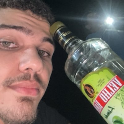 shadowjjung's profile picture. titties