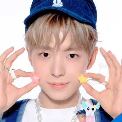 kittyemidesu's profile picture. 🍒 #dek69 road to larts tu / human ku / arts su .☘︎ ݁˖. 英語 - 日本語 ₍^. .^₎⟆