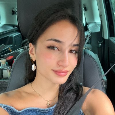 VaniaDelil81464's profile picture. Yankees fan. Travel enthusiast. Proud patriot 🇺🇸
VP/Supporter 1A & 2A 🇺🇸 Divorced.