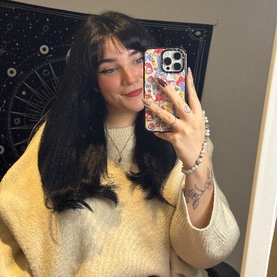 livvv_mortimer's profile picture. 