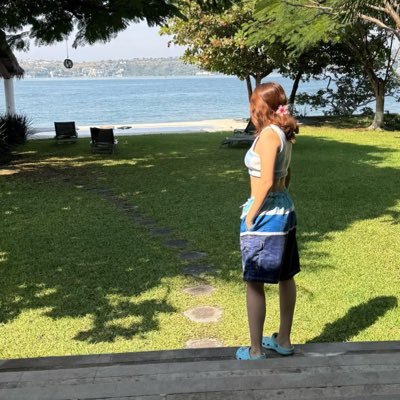 crocs_amarillos's profile picture. ingenierA • bedroom pop star